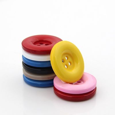Oeko-tex  Factory Wholesales Garment Accessories Fashion 4 Holes Plastic Button Clothing Buttons Resin Buttons