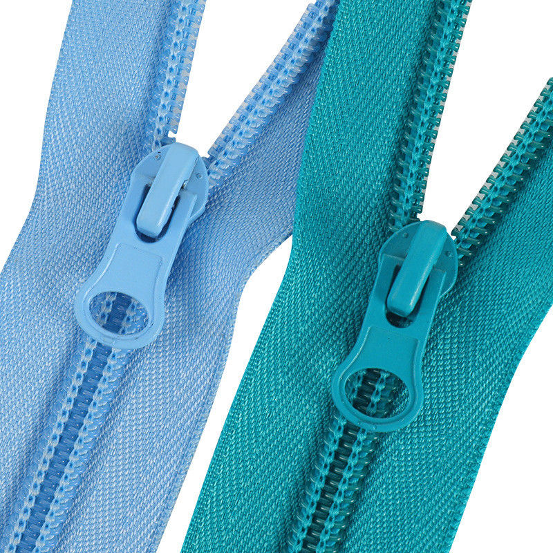 Factory Hot Wholesales 3# 5# 7# 8# 10# Nylon Long Chain Zipper Same Color Teeth Zip Colorful Nylon Zipper For Bag Clothing Shoes